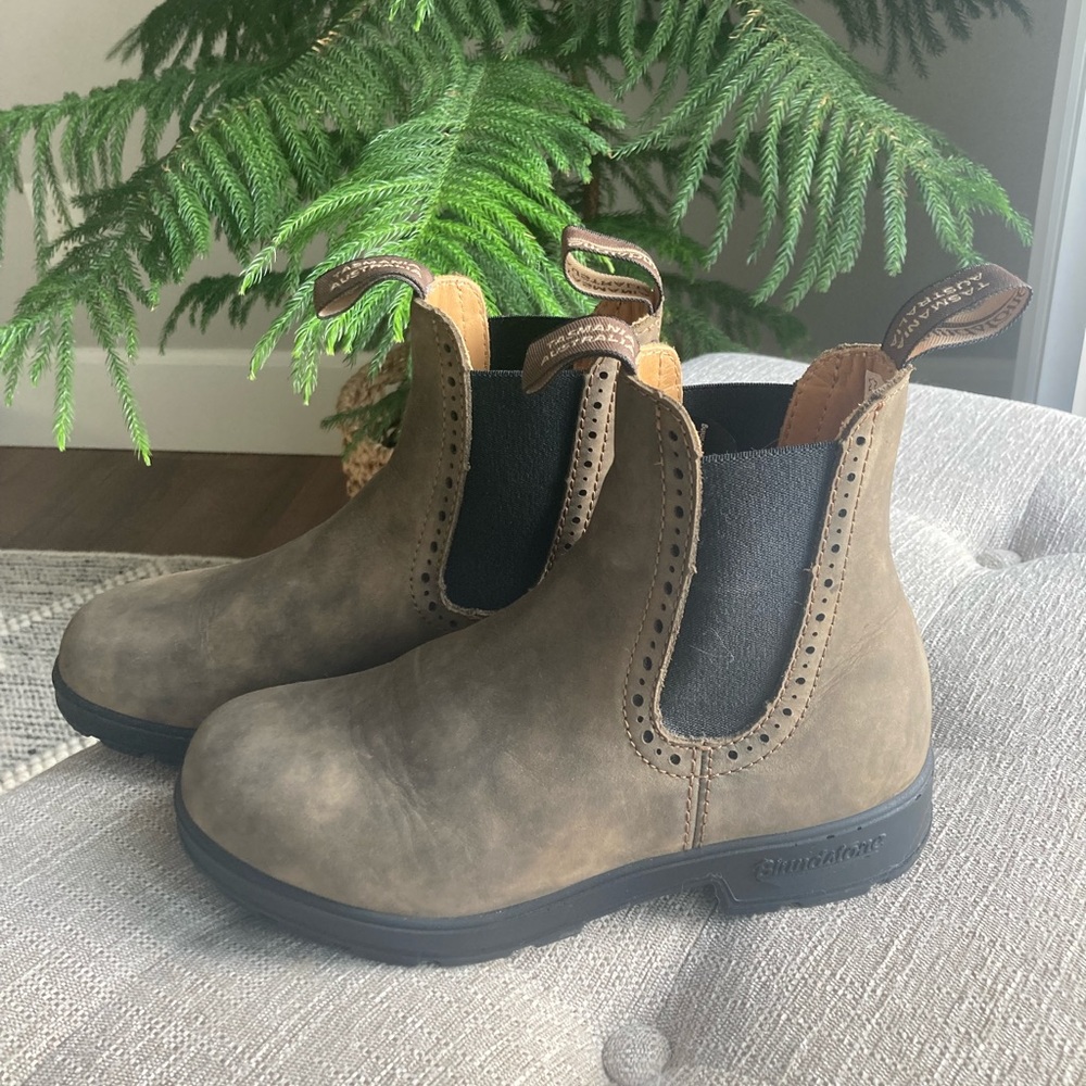 Women’s High Top Rustic Brown Blundstone Boots US women’s 7